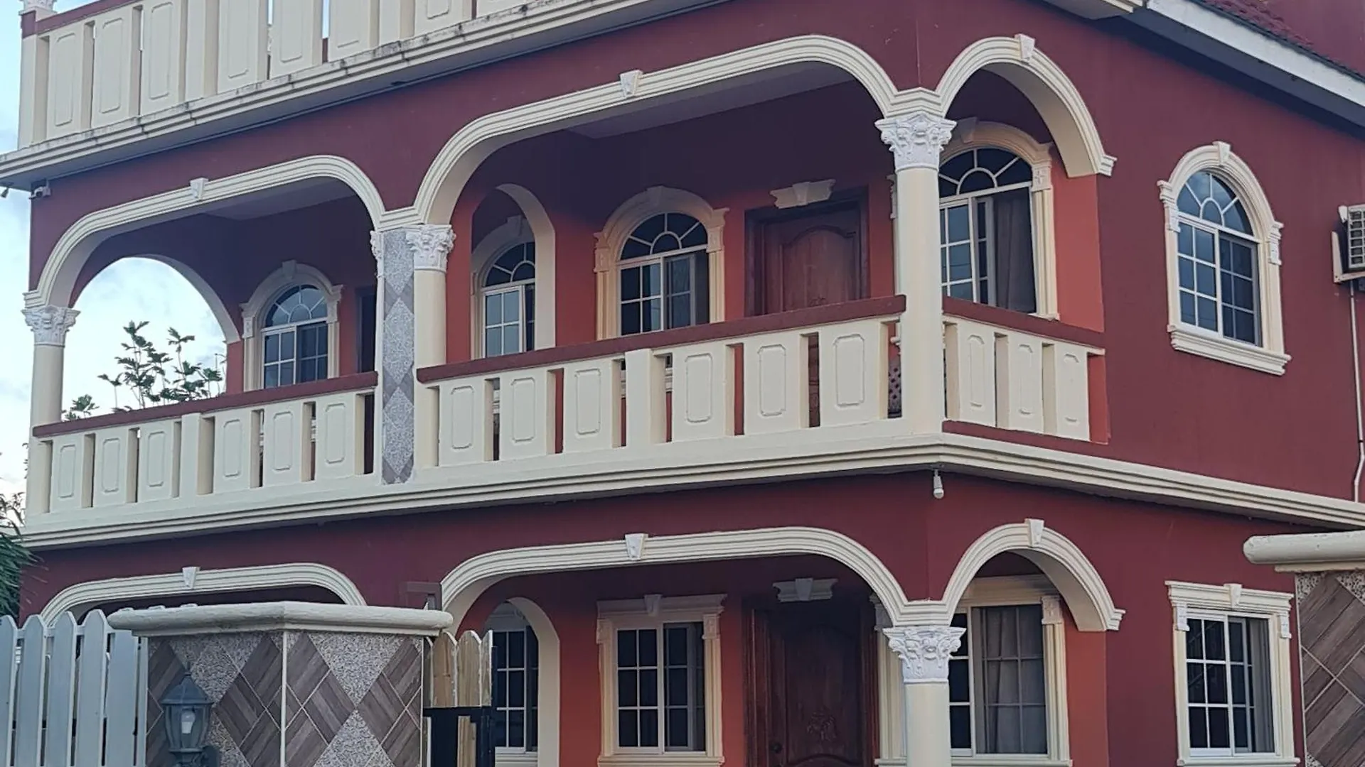 Paradise Place Grande 迪斯卡弗里贝 牙买加